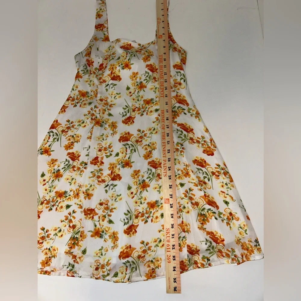 Lulus‎ Day Date white, orange floral dress, fully lined, tie back sz Medium